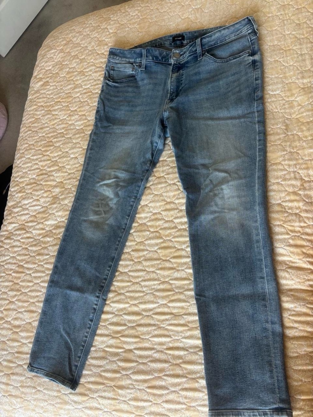 Express Women’s Washed Blue Skinny Jeans